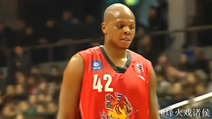 邦奇威尔斯生涯纪录片回顾,看CBA第一位大外的传奇人生 邦奇威尔斯生涯纪录片回顾,看CBA第一位大外的传奇人生